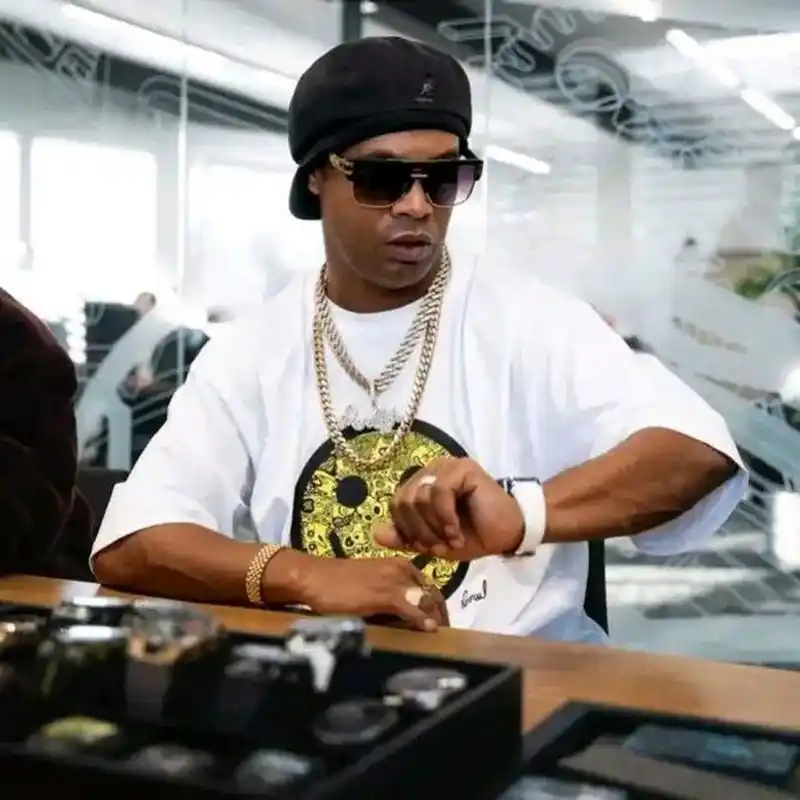 也迫使其他 也迫使其他