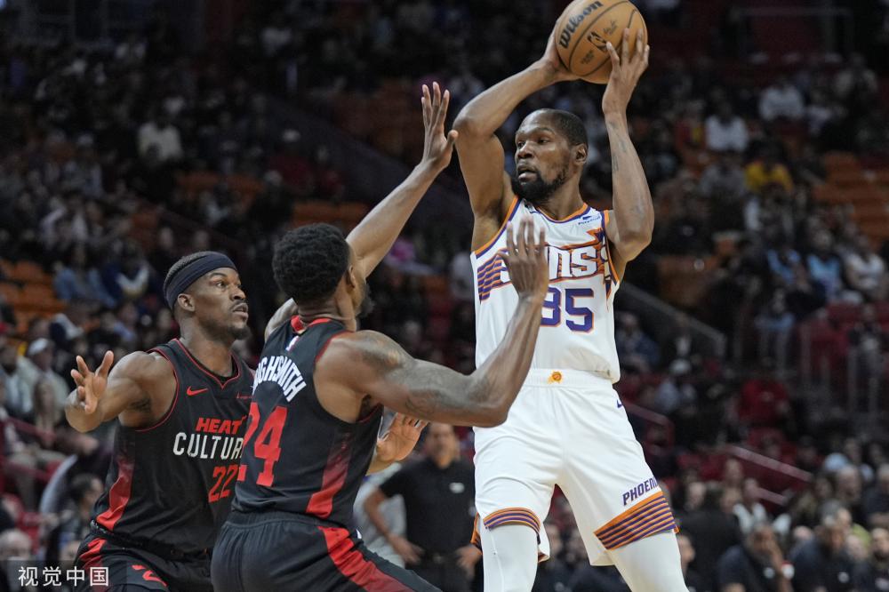 尽管年龄相 尽管年龄相