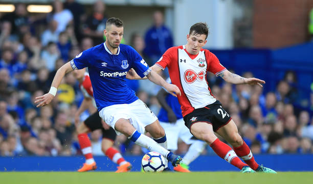 刘炜则抓住 刘炜则抓住